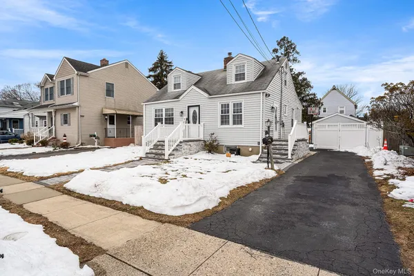 $699,000 | 7 Cambridge Avenue, Bethpage, NY 11714