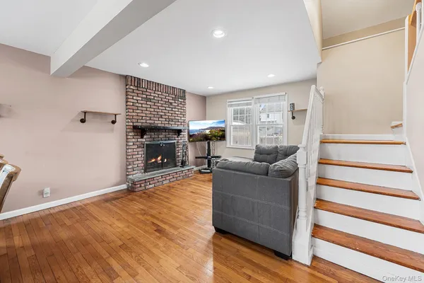 $699,000 | 7 Cambridge Avenue, Bethpage, NY 11714