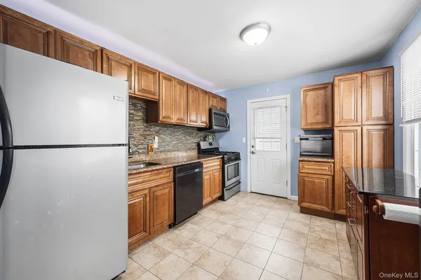 $699,000 | 7 Cambridge Avenue, Bethpage, NY 11714