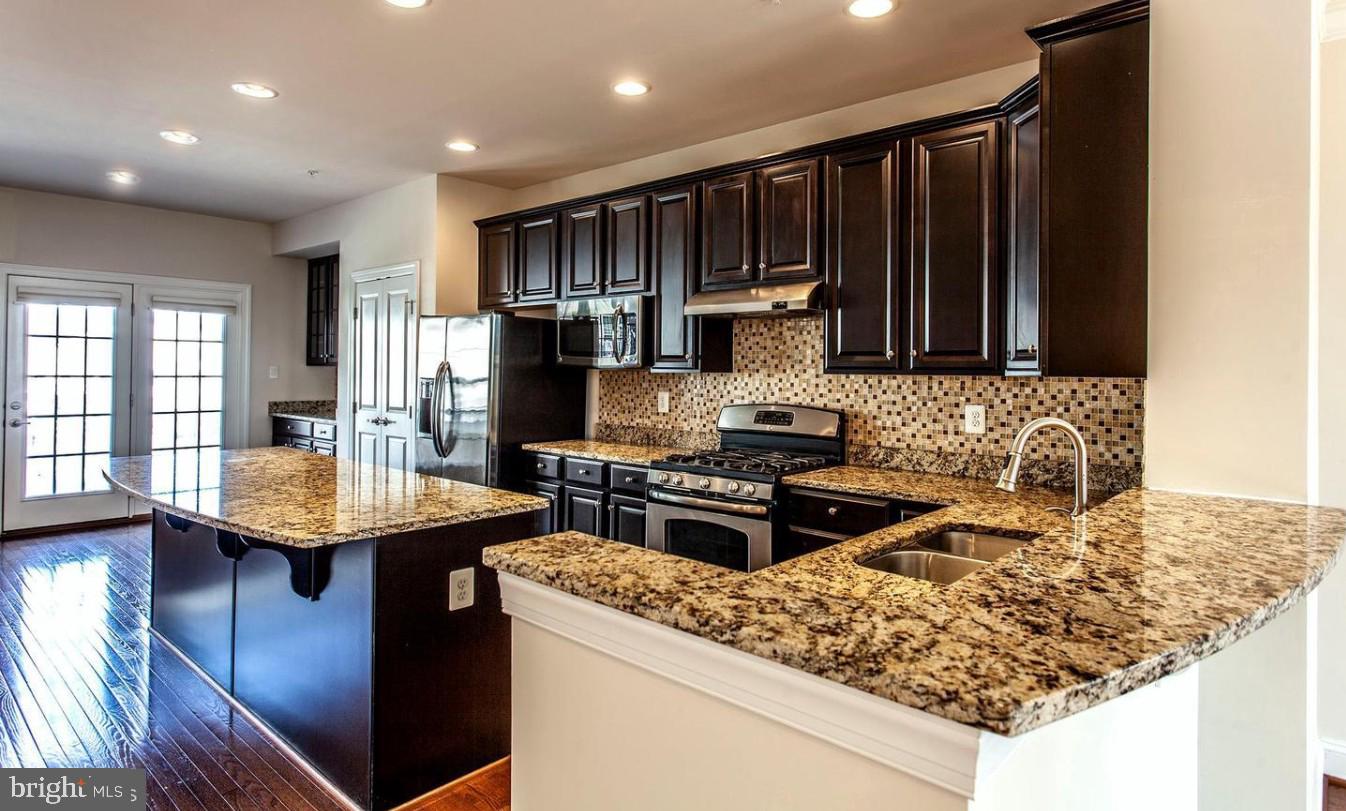 3902 Pendle Hall Lane Burtonsville, MD 20866 - Photo 2 of 25 Upgraded Gourmet Kitchen