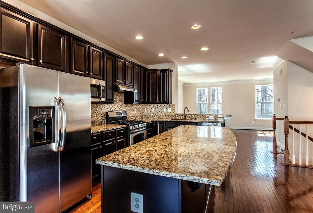 3902 Pendle Hall Lane Burtonsville, MD 20866 - Photo 3 of 25 Kitchen W/Big Granite Island