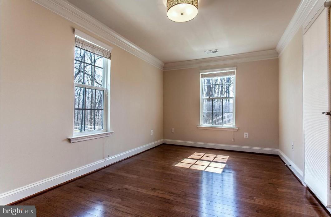 3902 Pendle Hall Lane Burtonsville, MD 20866 - Photo 5 of 25 Family Room