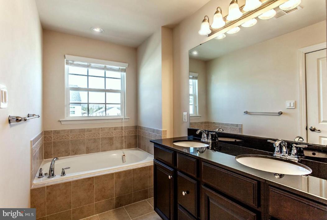3902 Pendle Hall Lane Burtonsville, MD 20866 - Photo 9 of 25 Master Bathroom W/ Separate Shower and Bath Tube