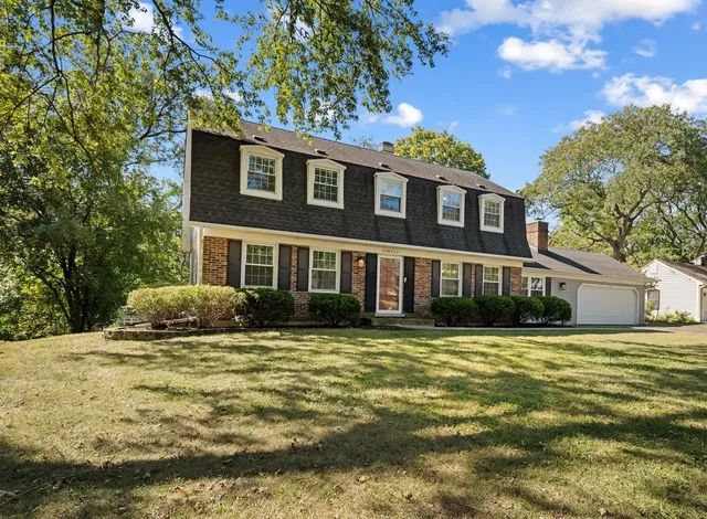 $725,000 | 25W257 Gunston Avenue, Naperville, IL 60540