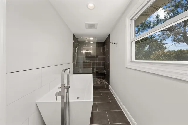 $725,000 | 25W257 Gunston Avenue, Naperville, IL 60540