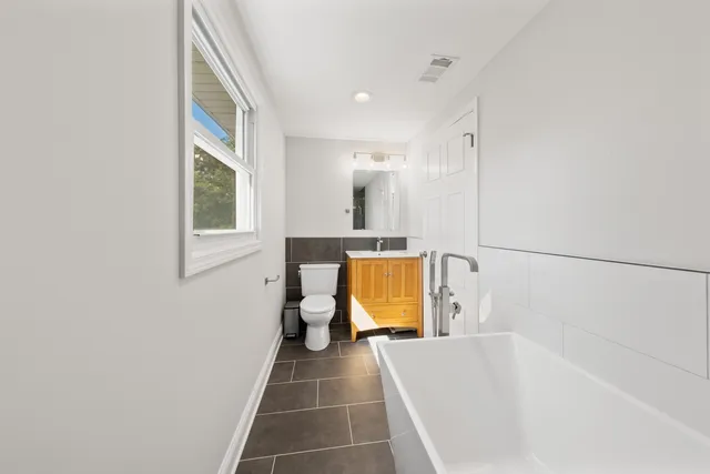 $725,000 | 25W257 Gunston Avenue, Naperville, IL 60540