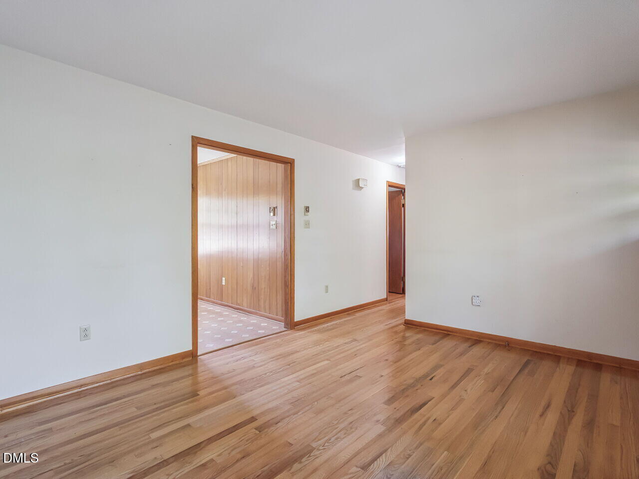 1059 South Hollybrook Road Wendell, NC 27591 - Photo 6 of 25 006-1280x960-living-room