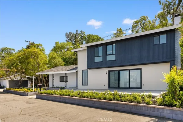 $1,750,000 | 12284 Circula Panorama Place, Santa Ana, CA 92705