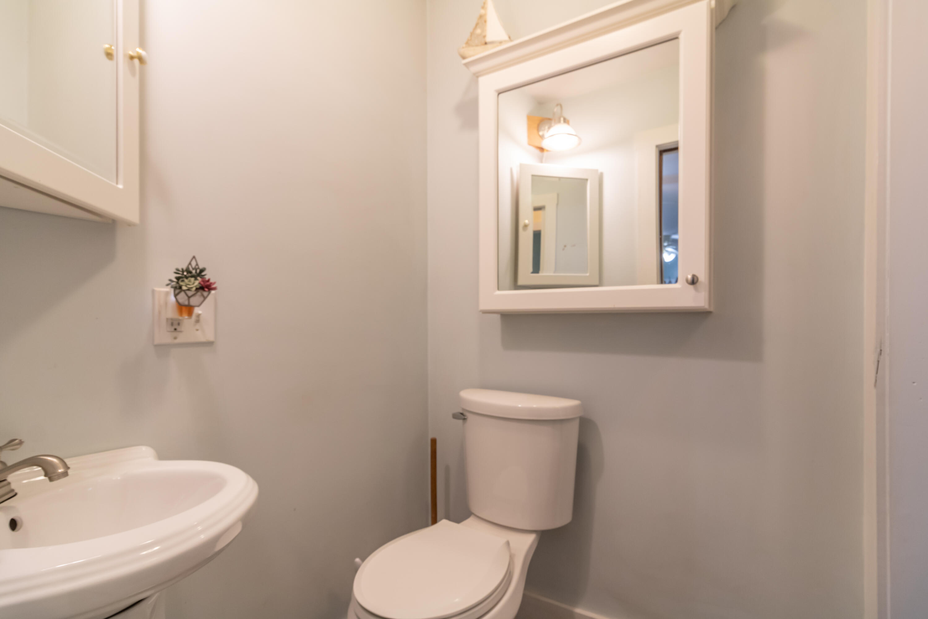 278 Sunset Road Deer Isle, ME 04627 - Photo 24 of 75 278 Sunset Road Interiors-5