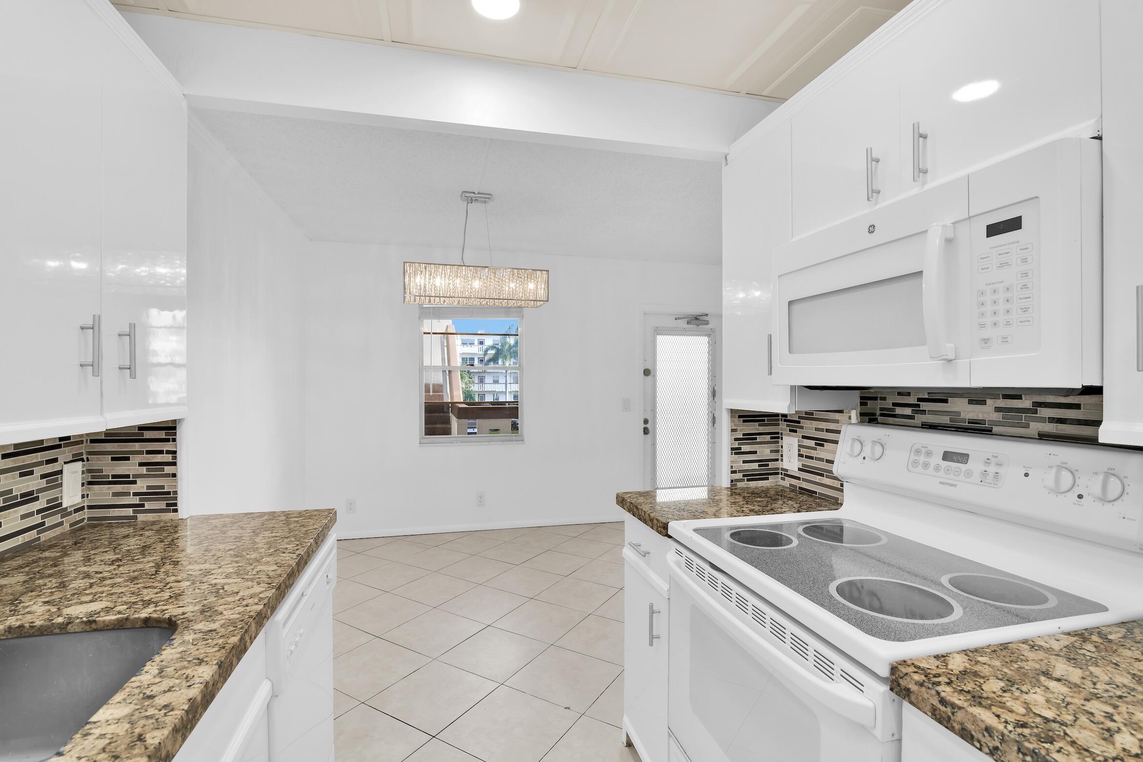 2043 Cornwall C, Unit 2043 Boca Raton, FL 33434 - Photo 14 of 21 Kitchen