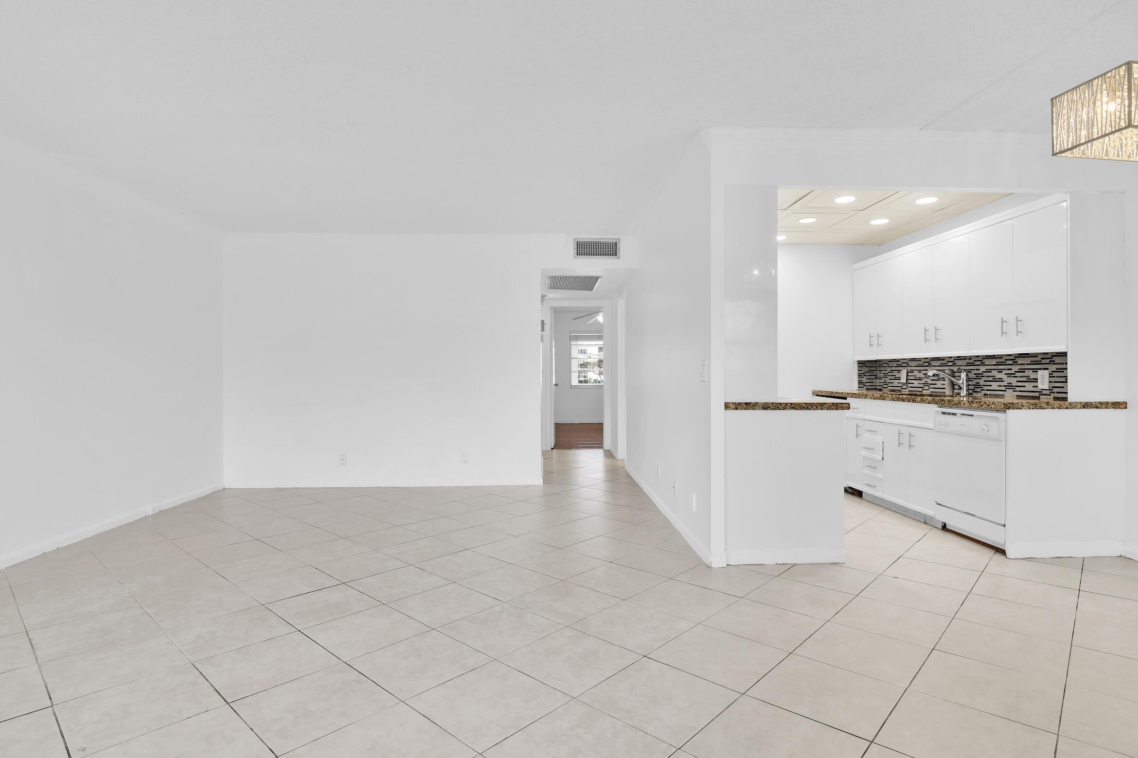 2043 Cornwall C, Unit 2043 Boca Raton, FL 33434 - Photo 6 of 21 Living/Dining Room