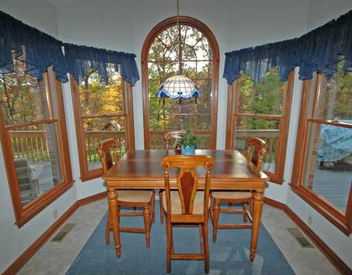 109 Barley Road Bell Acres, PA 15143 - Photo 7 of 18 Kitchen. Breakfast nook.