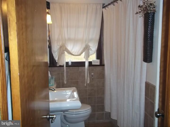 149 Silver Lake Road Bridgeton, NJ 08302 - Photo 9 of 14 Bathroom