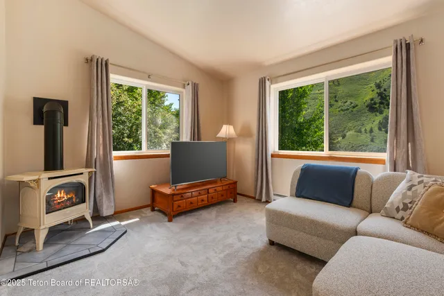 $2,495,000 | 9950 Highway 89, Jackson, WY 83001