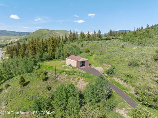 $2,495,000 | 9950 Highway 89, Jackson, WY 83001