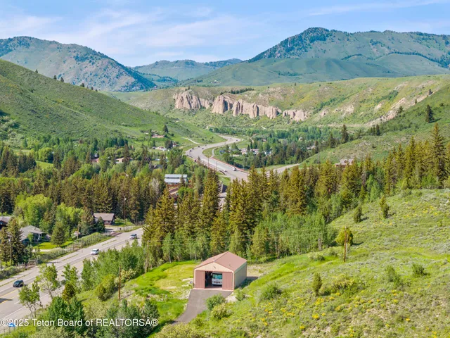 $2,495,000 | 9950 Highway 89, Jackson, WY 83001