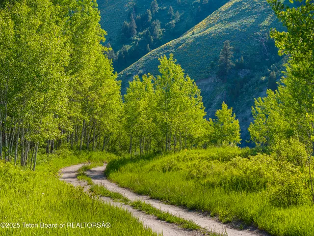 $2,495,000 | 9950 Highway 89, Jackson, WY 83001