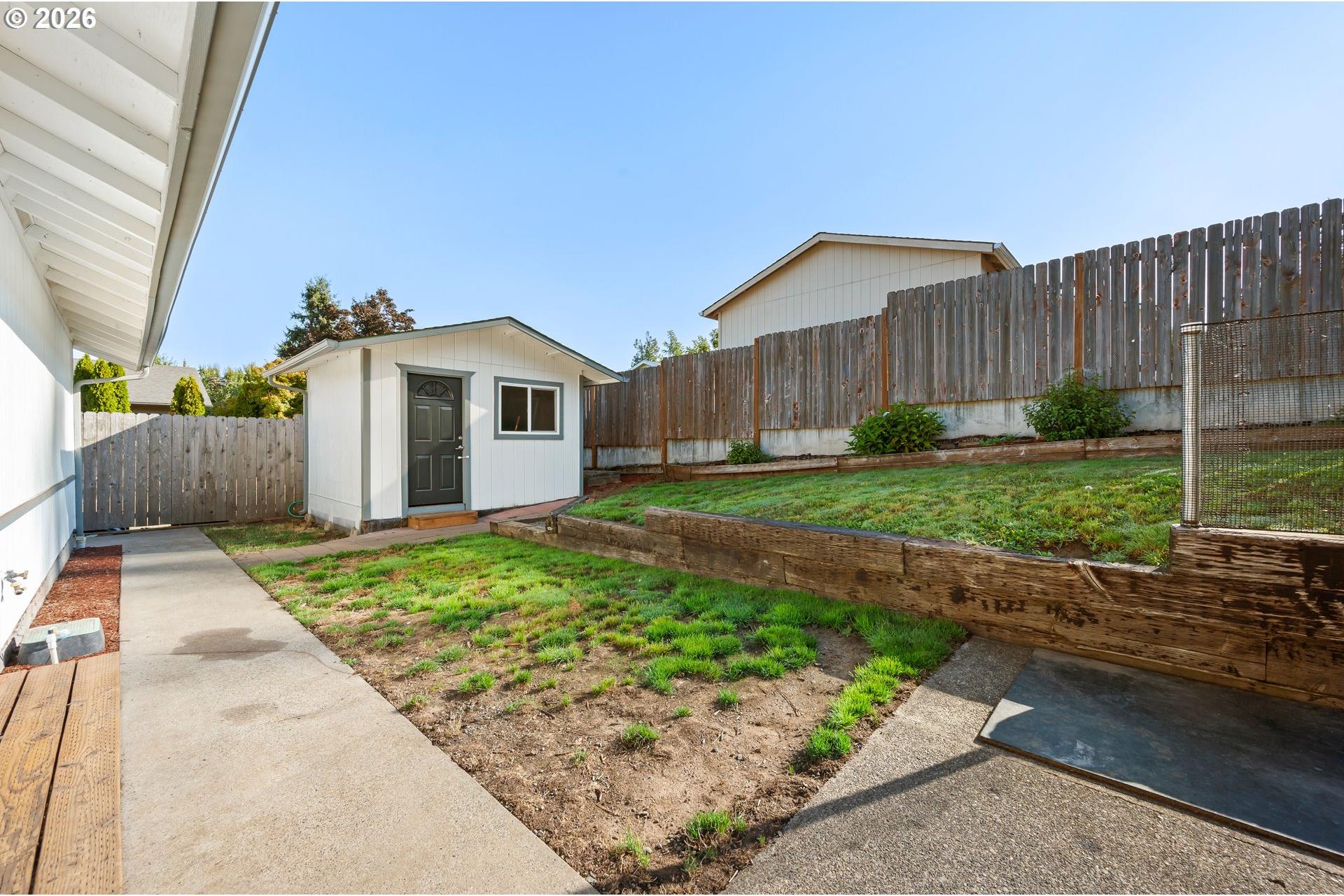 421 South 70th Place Springfield, OR 97478 - Photo 28 of 37 Gallery Image 28
