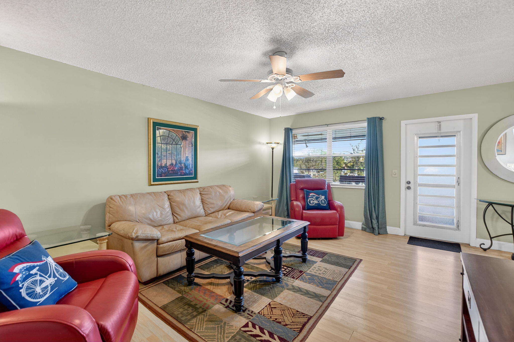 326 Farnham O, Unit P Deerfield Beach, FL 33442 - Photo 2 of 86 a living room with furniture