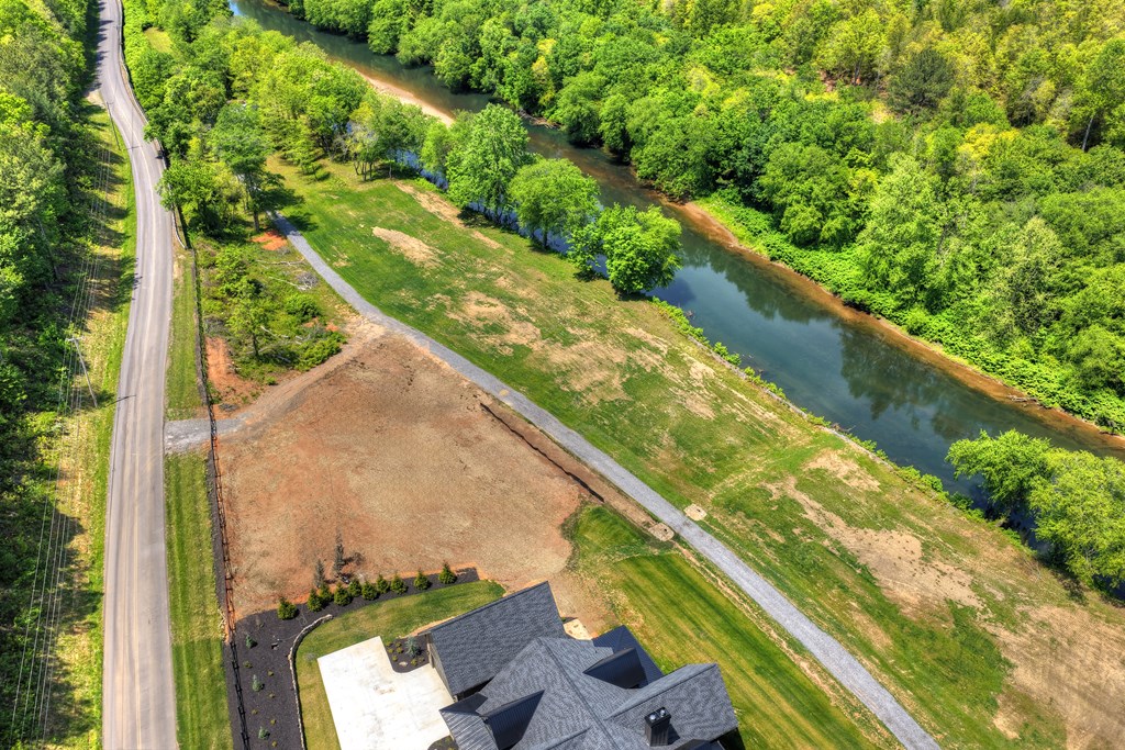 1733 Grassy Creek Road Copperhill, TN 37317 - Photo 4 of 26 a view of a garden from a balcony