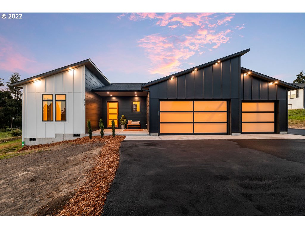 1410 Cloverdale Road Kalama, WA 98625 - Photo 1 of 32 Gallery Image 1