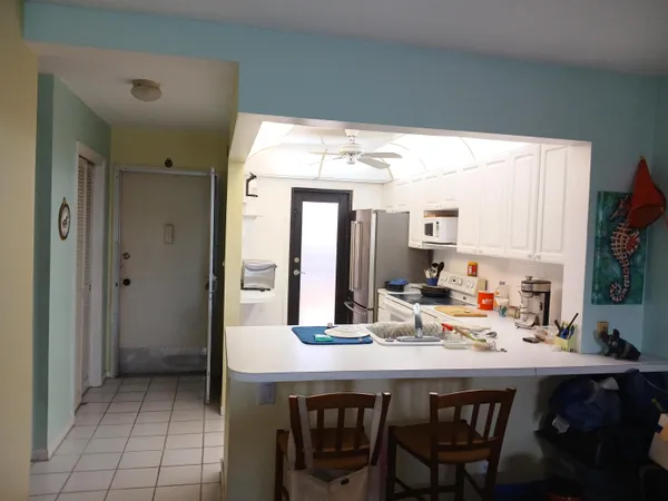 $210,000 | 2601 Northeast 14th Street Causeway, Unit 233, Pompano Beach, FL 33062