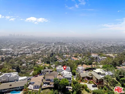 $3,995,000 | 2700 Glendower Avenue, Los Angeles, CA 90027