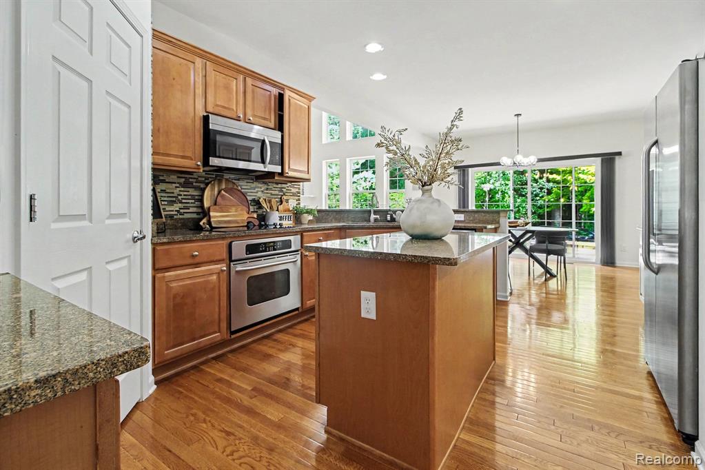 49756 Great Falls Road Canton, MI 48188 - Photo 8 of 42