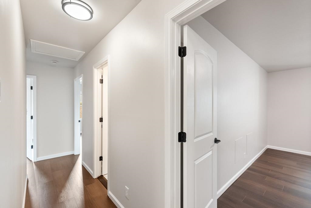554 Stuart Street Daphne, AL 36526 - Photo 24 of 49 Hallway