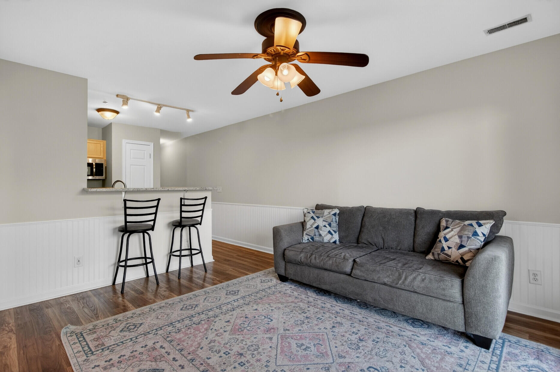 2262 Folly Road, Unit 1G Charleston, SC 29412 - Photo 15 of 37 26_26_mls