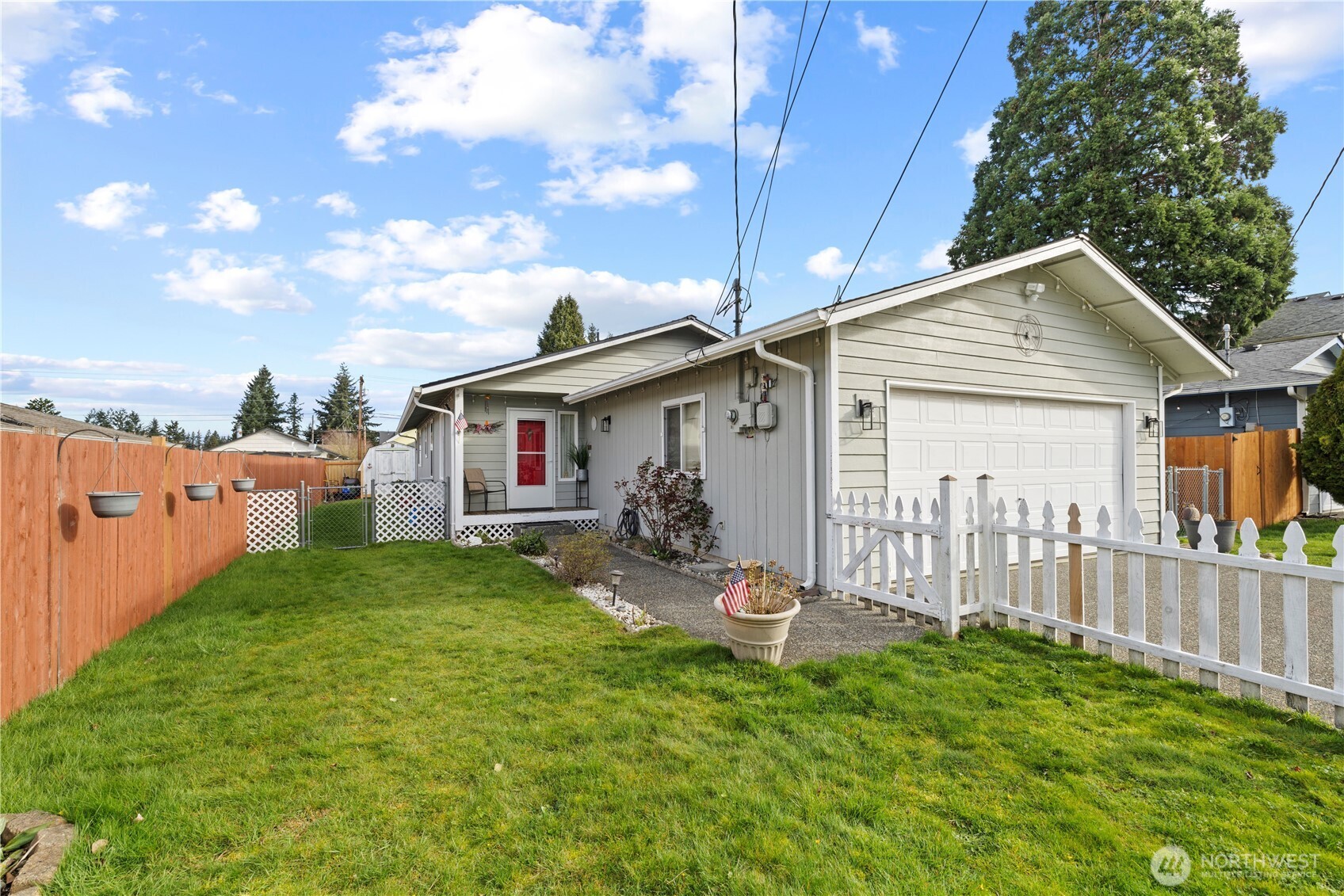2209 Adams Avenue Everett, WA 98203 - Photo 2 of 20