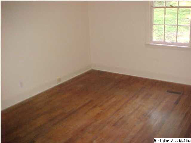 1118 Altamont Road Anniston, AL 36207 - Photo 4 of 22