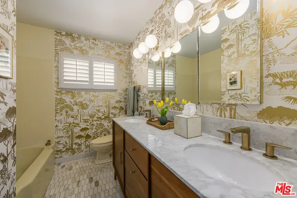 $999,000 | 6902 Andasol Avenue, Van Nuys, CA 91406