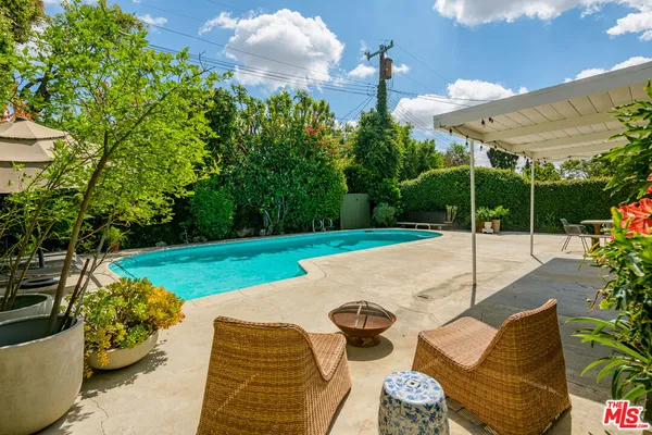 $999,000 | 6902 Andasol Avenue, Van Nuys, CA 91406