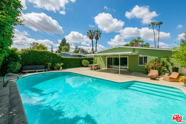 $999,000 | 6902 Andasol Avenue, Van Nuys, CA 91406