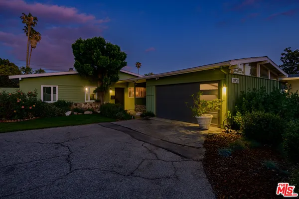 $999,000 | 6902 Andasol Avenue, Van Nuys, CA 91406