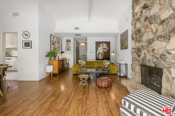 $999,000 | 6902 Andasol Avenue, Van Nuys, CA 91406