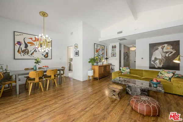 $999,000 | 6902 Andasol Avenue, Van Nuys, CA 91406