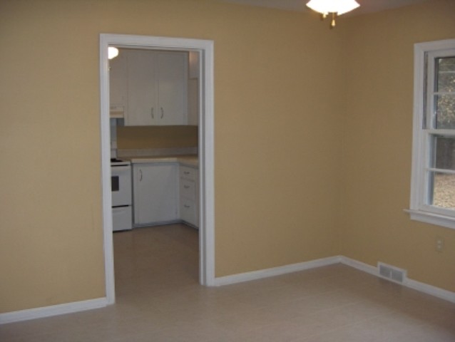 608 Camfield Road Anderson, SC 29621 - Photo 4 of 6