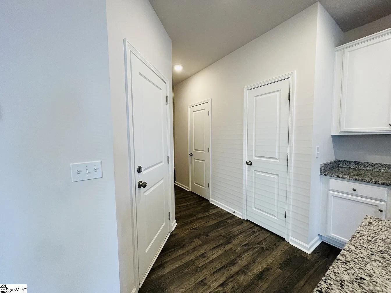 404 Laurel Pk Drive Greenville, SC 29607 - Photo 14 of 32