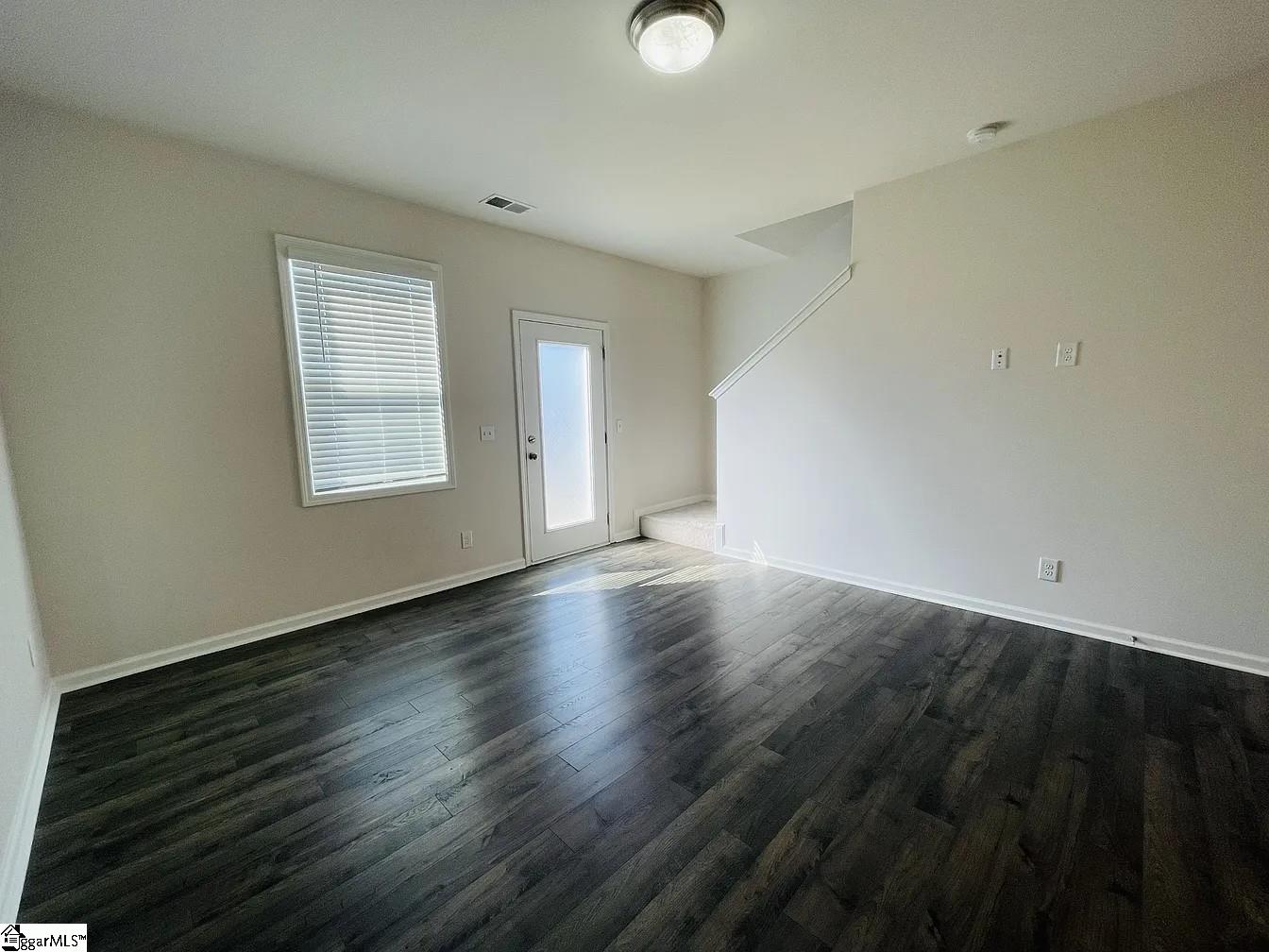 404 Laurel Pk Drive Greenville, SC 29607 - Photo 3 of 32