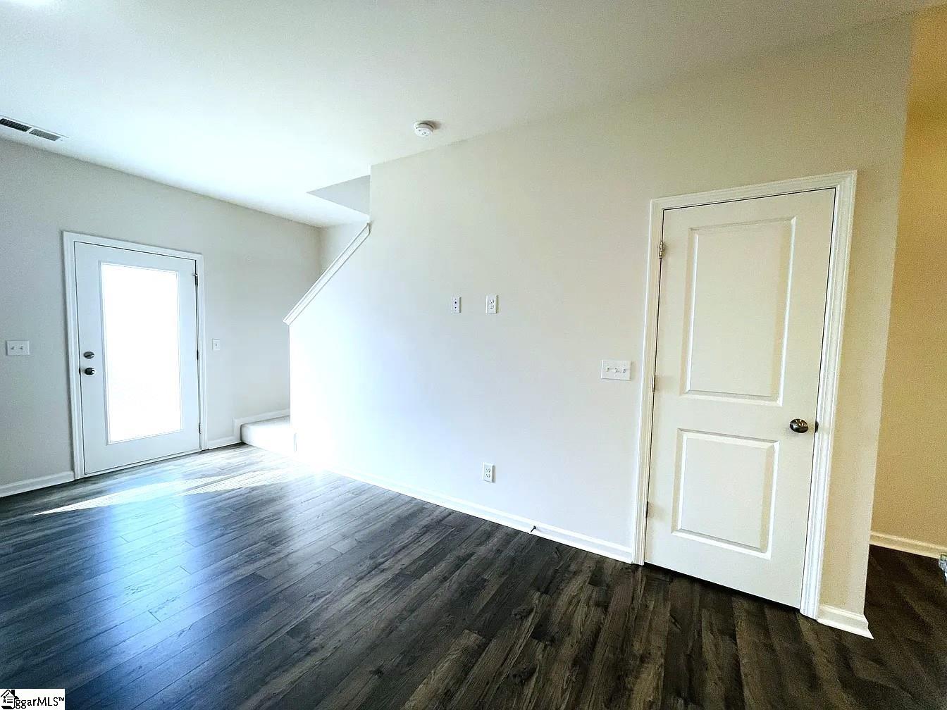 404 Laurel Pk Drive Greenville, SC 29607 - Photo 5 of 32