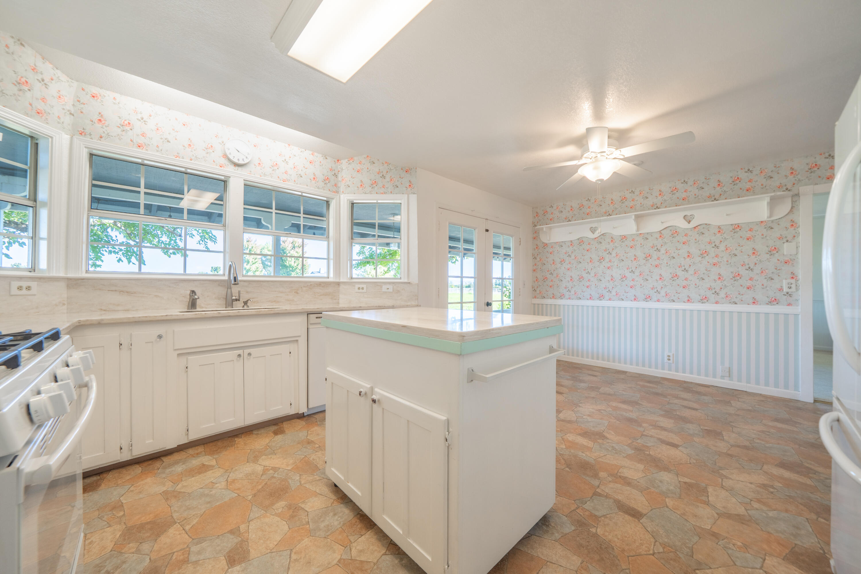 21780 Lone Tree Road Anderson, CA 96007 - Photo 10 of 84 21780 Lone Tree Rd-23