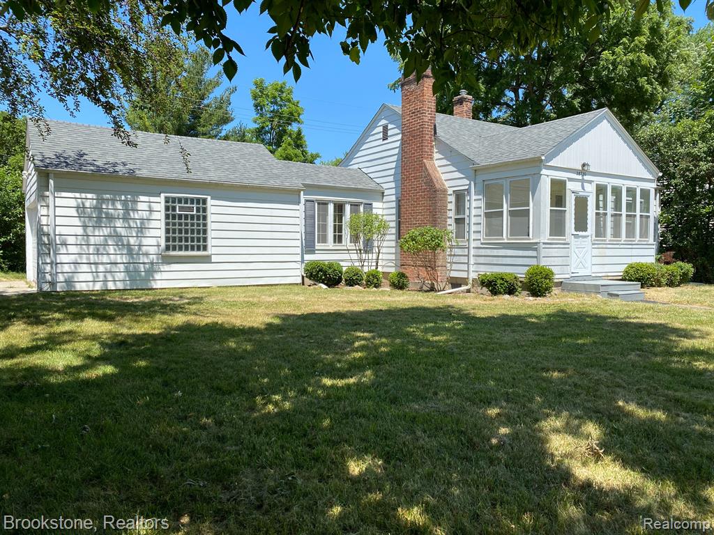28720 West Seven Mile Road Livonia, MI 48152 - Photo 1 of 26
