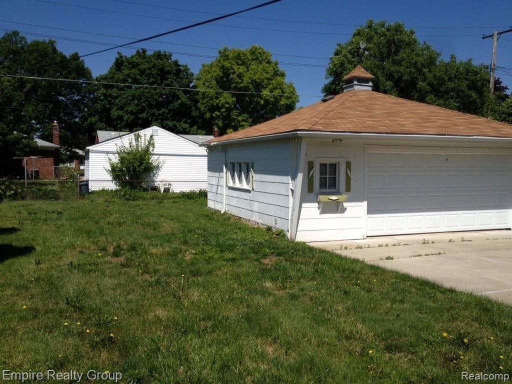 9159 Appleton Avenue Redford, MI 48239 - Photo 15 of 21 Huge Yard