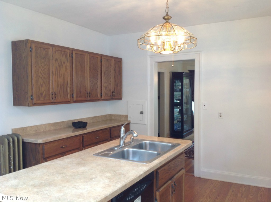 2874 Corydon Road Cleveland, OH 44118 - Photo 3 of 11 Gallery Image 3