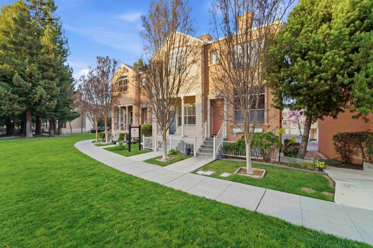 126 Pacchetti Way Mountain View, CA 94040 - Photo 3 of 39