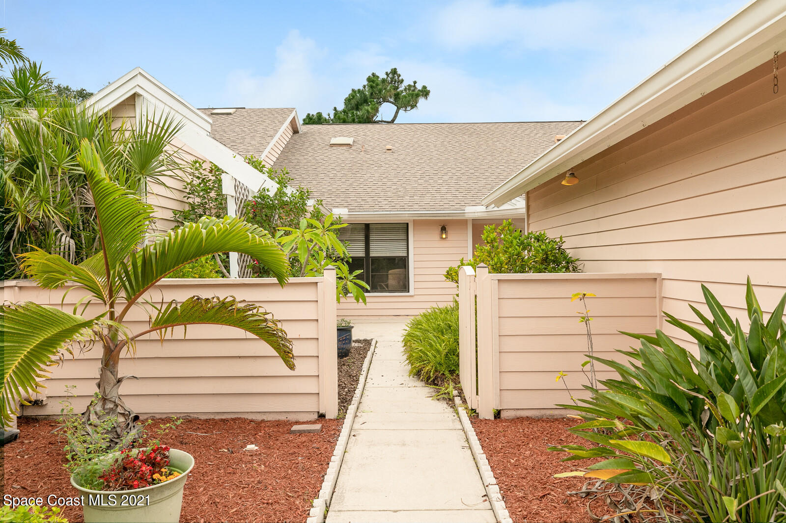 806 Ridge Lake Drive Melbourne, FL 32940 - Photo 2 of 43 05_806RidgeLake104_mls