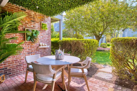 18 Bridge Street, Unit 2A, Sag Harbor, NY 11963