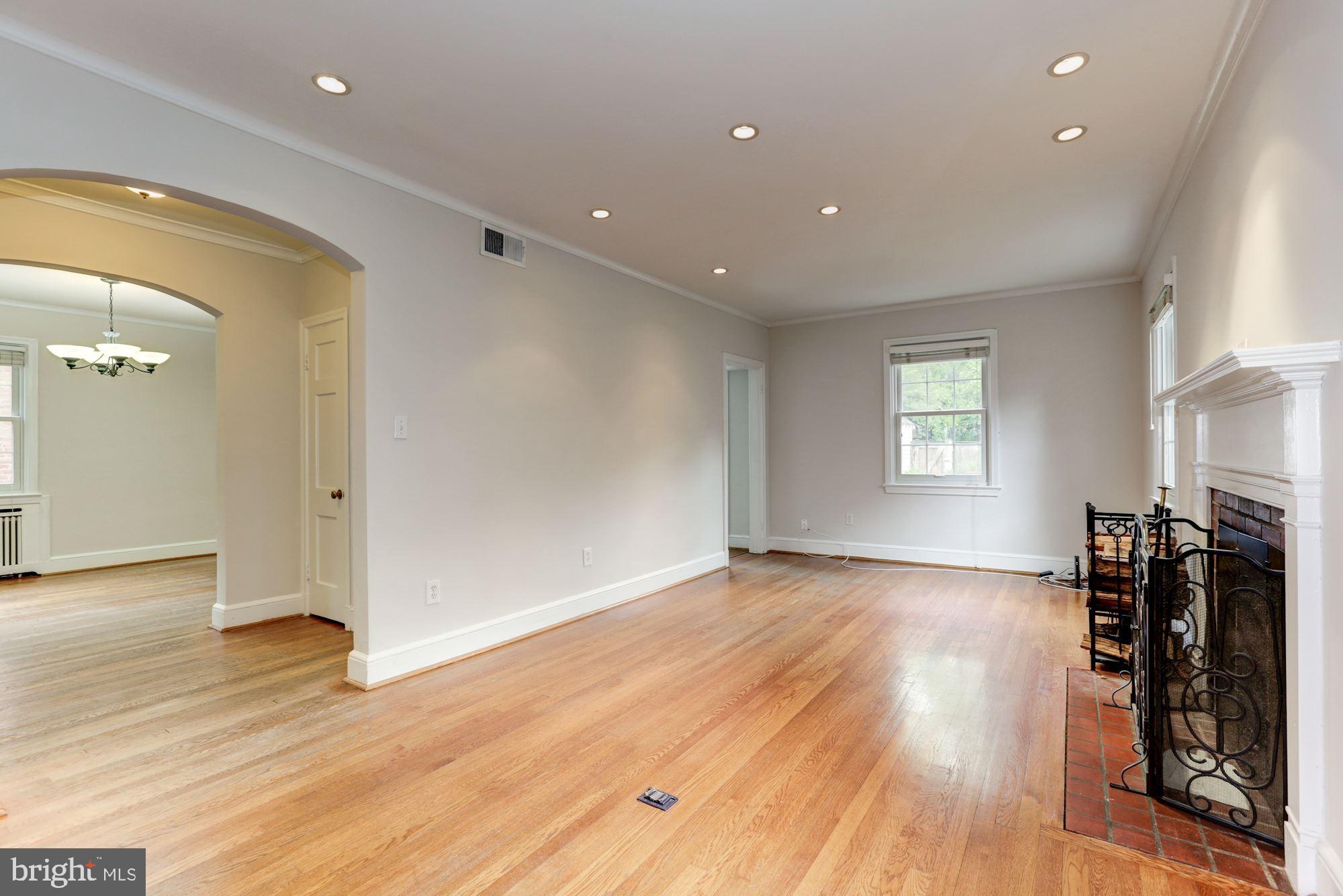 4933 47th Street Northwest Washington, DC 20016 - Photo 6 of 32